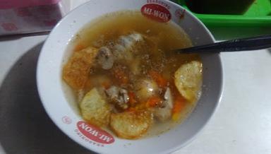 SOP AYAM PECOK BU MUR