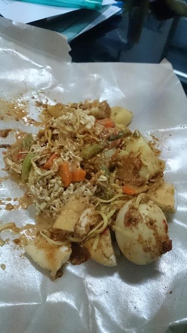 WARUNG GADO-GADO BAKMI KETOPRAK LOTHEK MBAK ROCHANA