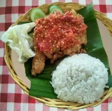 AYAM GEPREK DINOSAURUS