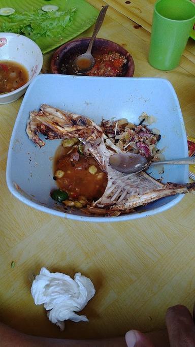 IKAN BAKAR MANG DADANG