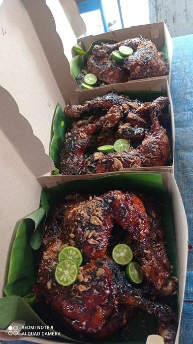 AYAM BAKAR MINANTU