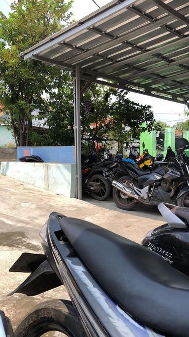 MAMANG CAFE & PARKING