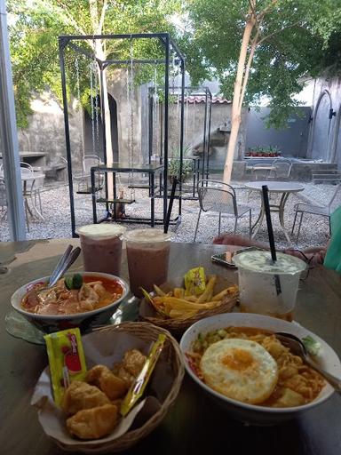 MIE GELEDEG,ROYAL COFFEE,ROYAL CHICKEN,AISYAH AQIQAH,BAKSO & MIE AYAM, MANDI BOLA & TRAMPOLIN,JNE,GHD SALON,BARBER SHOP