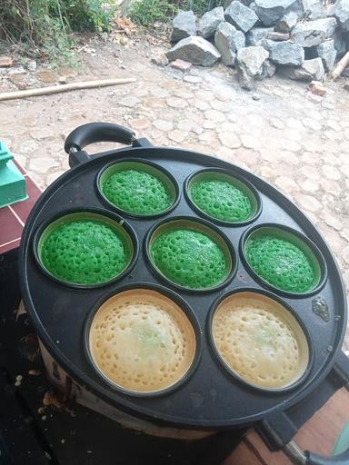 MARTABAK MINI PELANGI ANEKA RASA