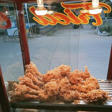 PUTAS FRIED CHICKEN