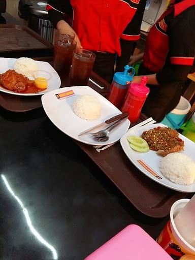 ROCKET CHICKEN SINDANGLAUT