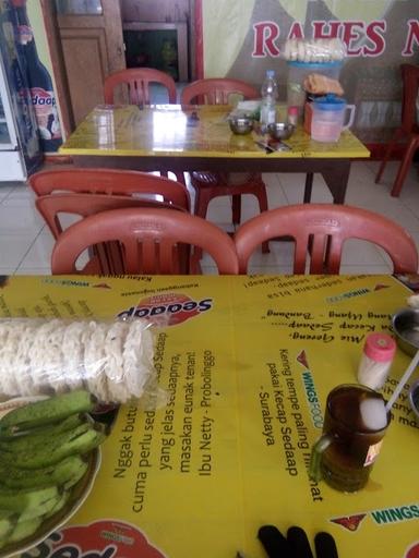 RUMAH MAKAN RAHES MINANG MASAKAN PADANG