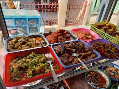 WARUNG NASI & MASAKAN MAMA HILAL