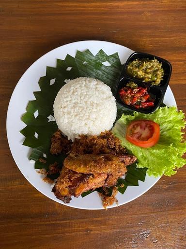 AYAM KAMPUNG ABAH KOMAR*LEMBANG