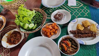 WARUNG NASI BU ADE