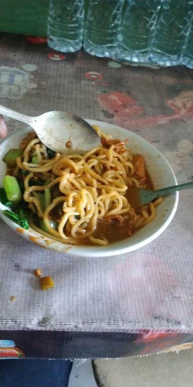 WONG SOLO (MIE AYAM & MIE BAKSO)