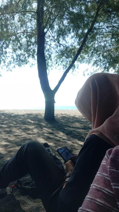 PANTAI INDAH CEMARE