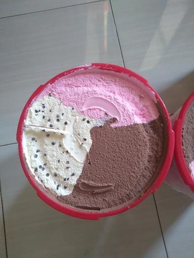 JUAL ES KRIM DIAMOND ISI 8 LITER