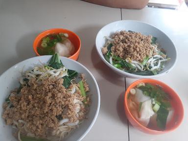 MIE AYAM BANYUMAS (SAM)