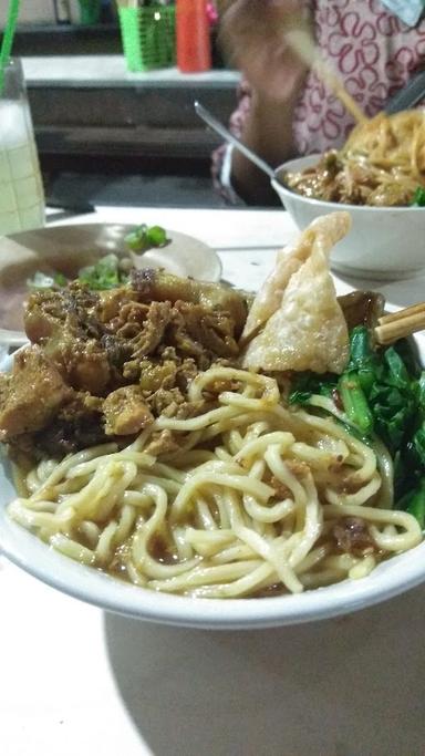 MIE AYAM CEKER MBAK NUR