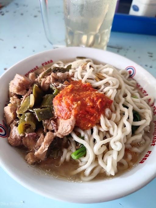 SOTO BAKSO MBAH SUKO DAN MBAK ENY