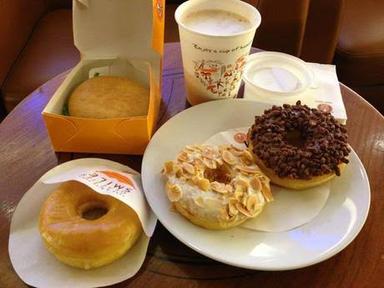 J.CO DONUTS BUAH BATU