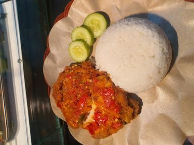 AYAM GEPREK PALASARI