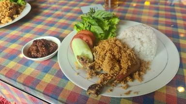 AYAM GORENG SUHARTI