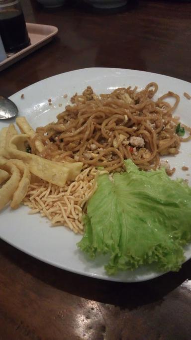 BAKMI EMONK