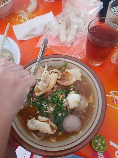 LOMIE & BAKMIE AYAM BANTENG