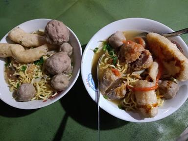 MR. AHMAD MIE BAKSO CEKER TULANG KOSAMBI