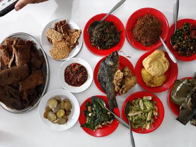 RUMAH MAKAN CIKAWAO