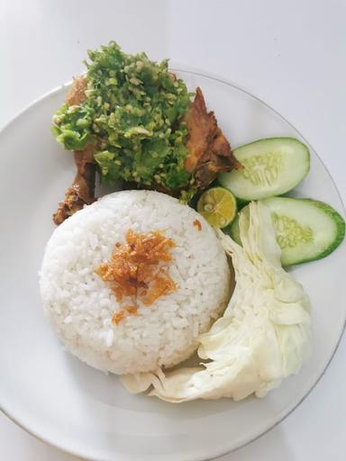 AYAM PENYET CABE COBEK