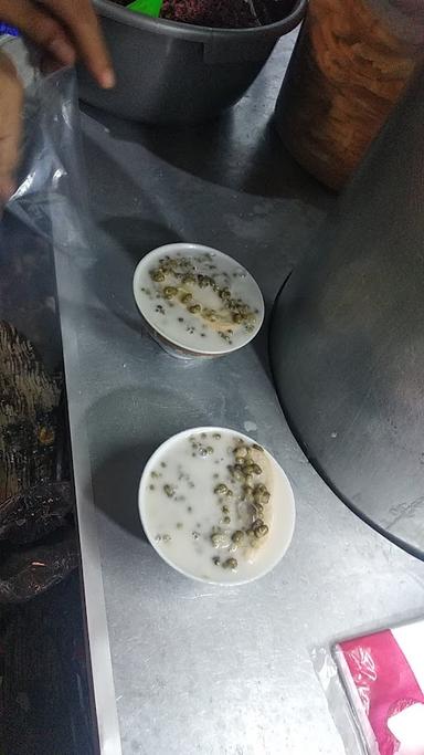 BUBUR KACANG IJO KETAN ITEM KHAS MADURA