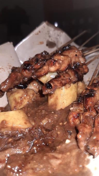 SATE DAN SOP MADURA LINGKAR LEUWILIANG