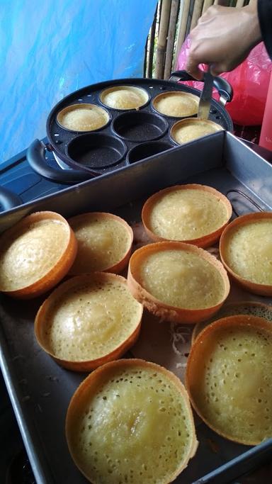 CAUREN & MARTABAK EMUT WARUNG KOPI IBU AAM