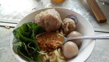 BAKSO AYAM DAN SAPI BURUJUL