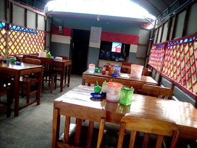 WARUNG SEDERHANA .SEDIA :BAKSO ,MIE