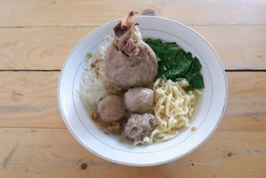 BAKSO TULANG IGA & RAWIT MOYIN'S