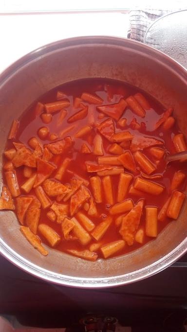 TTEOKBOKKI LIMO DEPOK