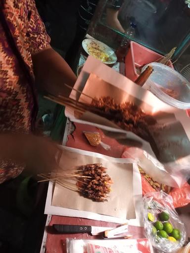 WARUNG SATE MADURA CAK NARTO