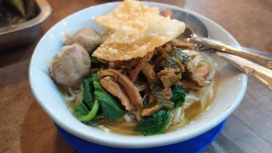 BAKSO & MIE AYAM MAS WAHYU