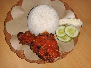 AYAM GEPREK BANG JAGO