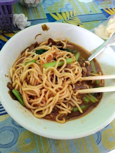 MIE UNYIL MUNTUR