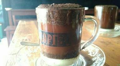 WARUNG KOPI KUSAM