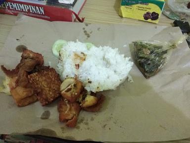 AYAM PENYET BANYUWANGI