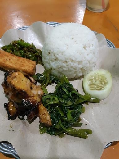 AYAM PENYET BANYUWANGI