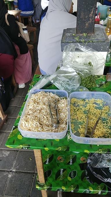 BAKSO SAYUR UM