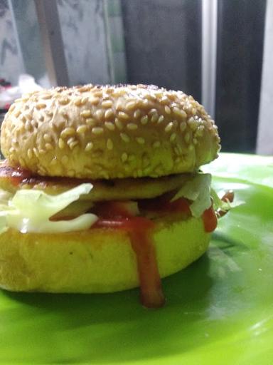 BURGER DAN KEBAB GAJAYANA