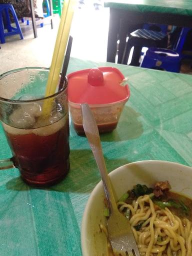 CHICKEN NOODLE & MEATBALLS SOLO BRO PANDU