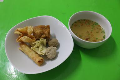 NASI UDUK & BAKSO BU LUSSI