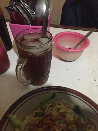 PANGSIT MIE DAN BAKSO M. GENDUT