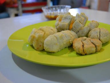 PEMPEK TRI SULTAN ASLI PALEMBANG