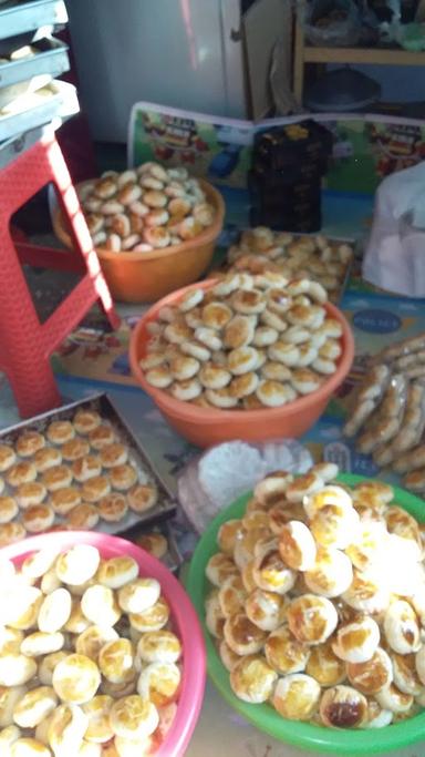 TOKO KENCANA PIA KACANG HIJAU