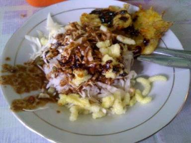 WARUNG NASI LENGKO DAN KETOPRAK